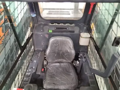 Skid steer loader